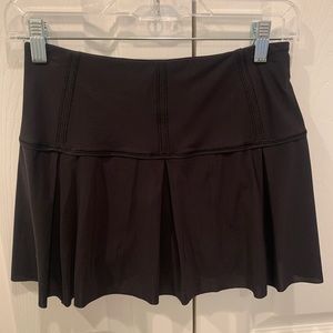 Lululemon Lost in Pace skirt - size 4
